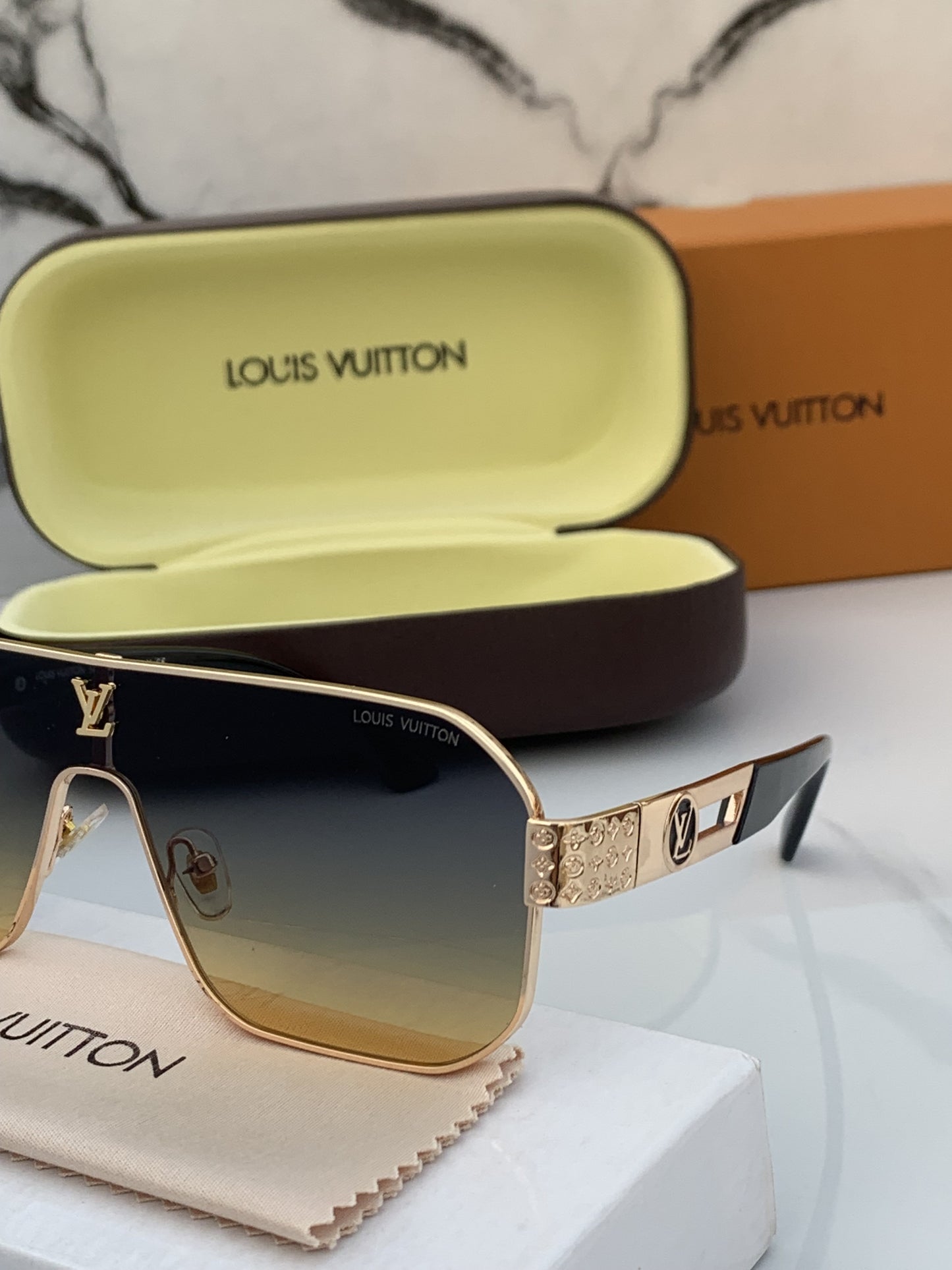 Louis_vuitton_129_sea_green